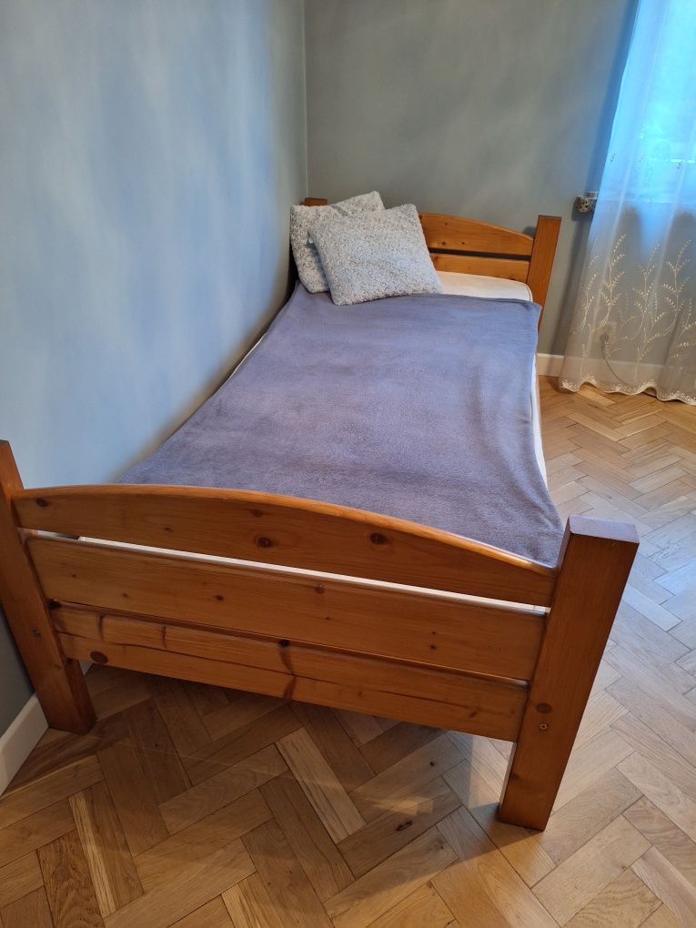 Łóżko z materacem 90cm