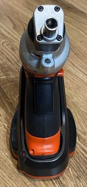 Black & Decker mini wkrętarka - Uszkodzona