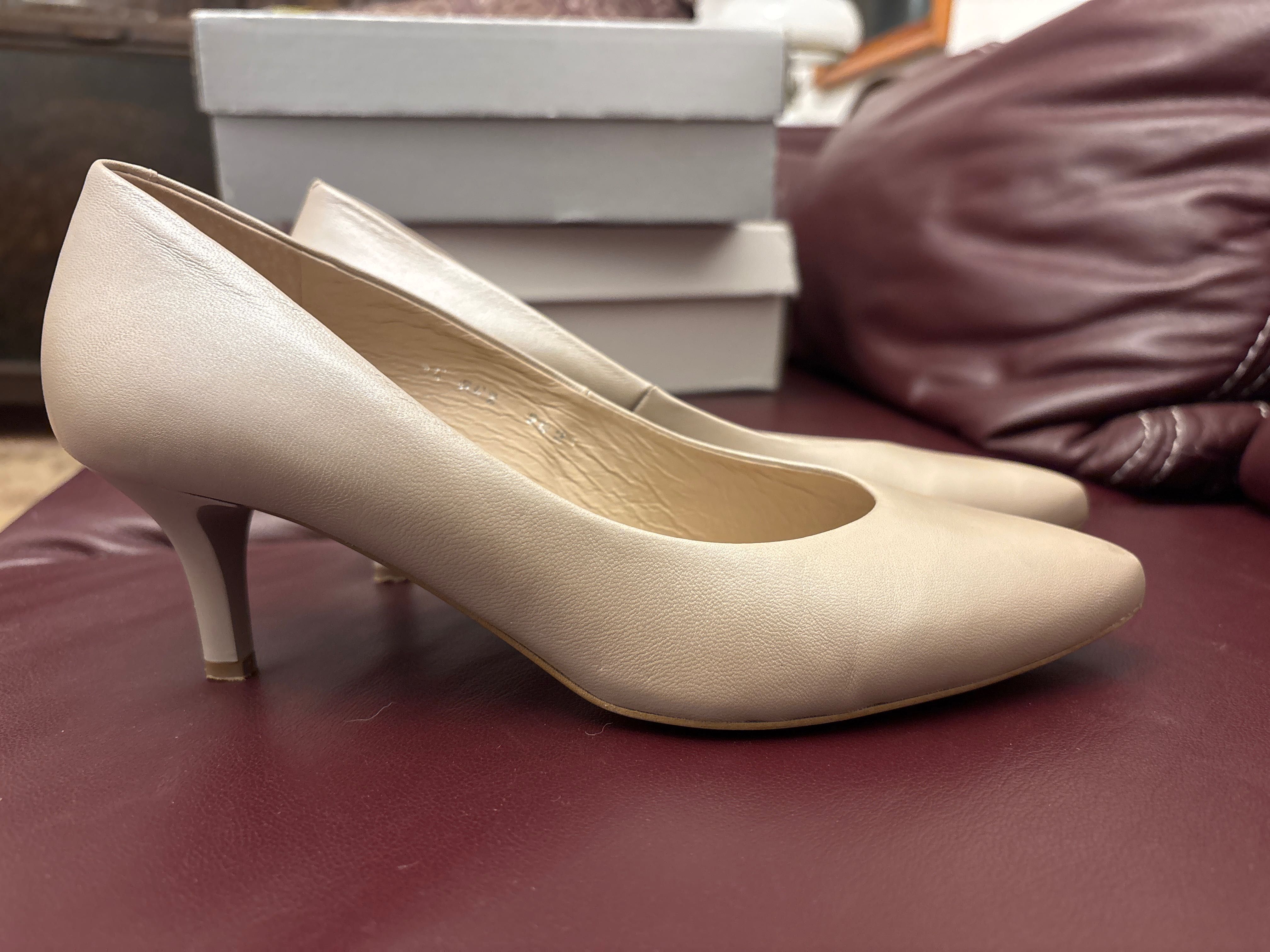 Buty ślubne czółenka obcas ecru skóra naturalna  Kotyl 37