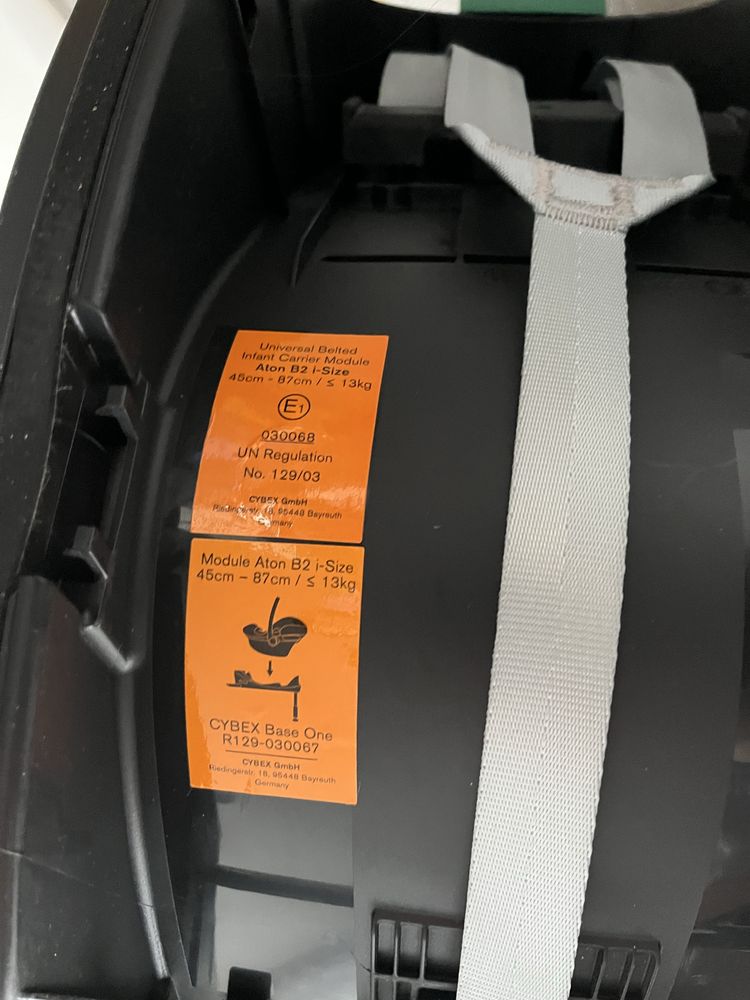 Fotelik nosidełko Cybex Aton b2 i-size, baza Cybex Base One, adaptery