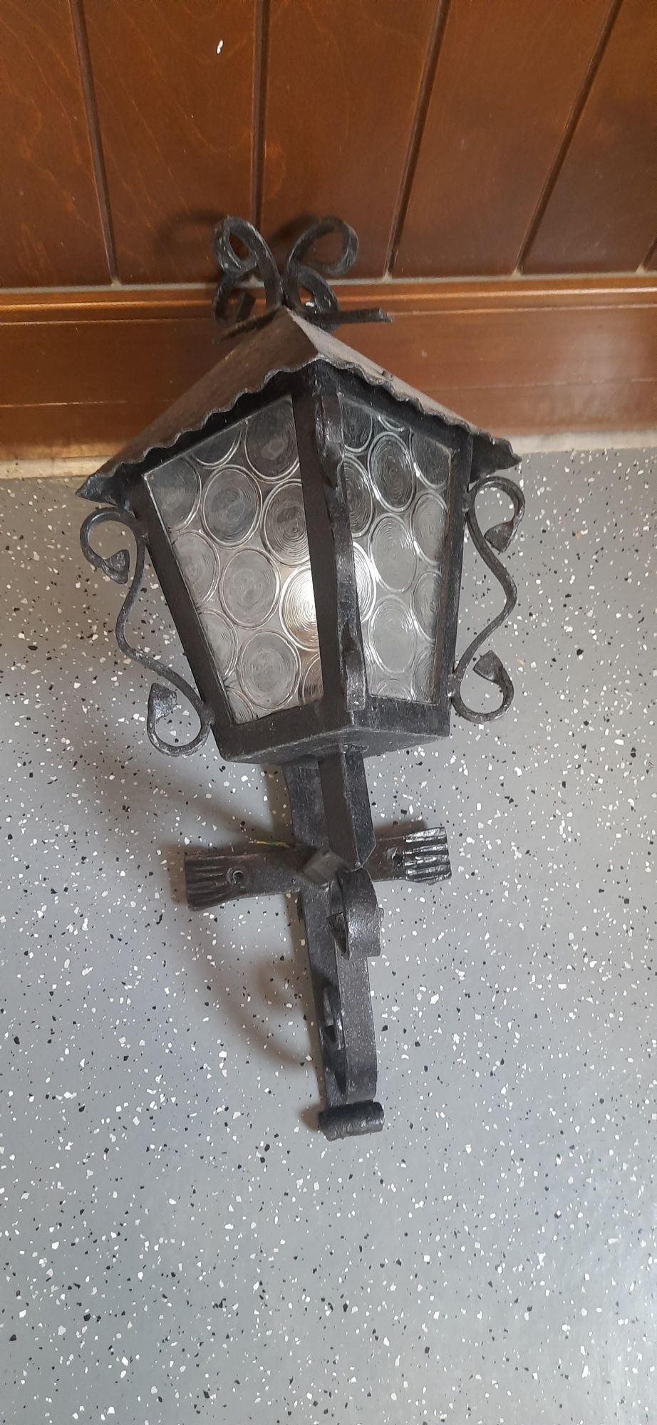 Lampa zewnętrzna