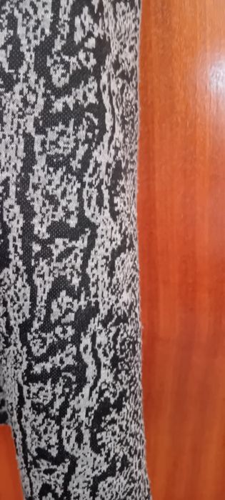 Vestido curto,estampado em cobra