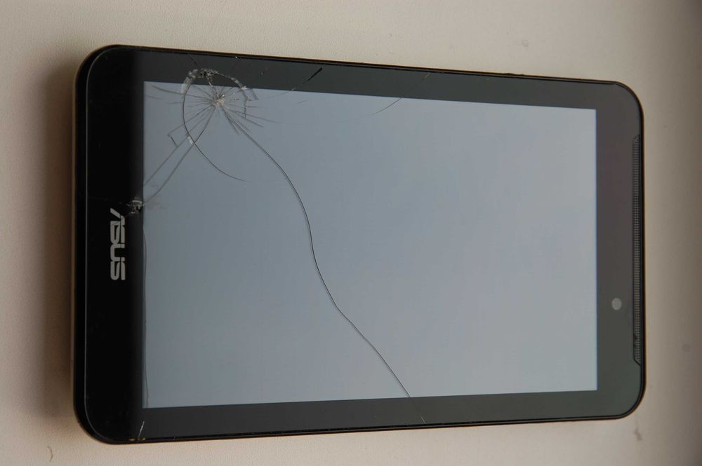 Планшет ASUS MeMO Pad 7 (ME70C), з чохлом