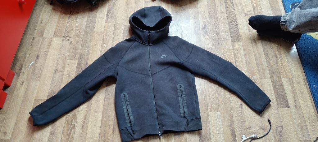 Bluza Tech czarny lekko używany rozmiar S