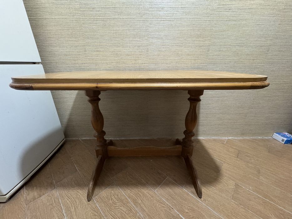 Продам деревʼяний кухонний стіл