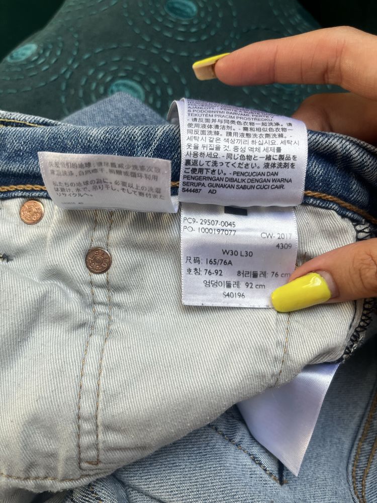 Spodnie Levis orygialne M 38 spodnie jeansowe
