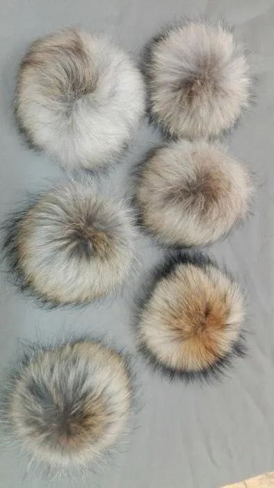 Pompon z jenota naturalne futro