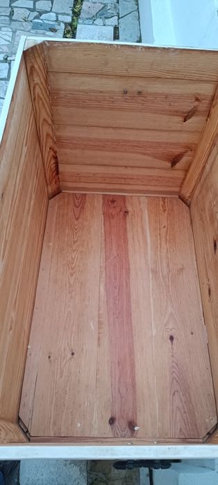 Arca ,baú  em madeira maciça