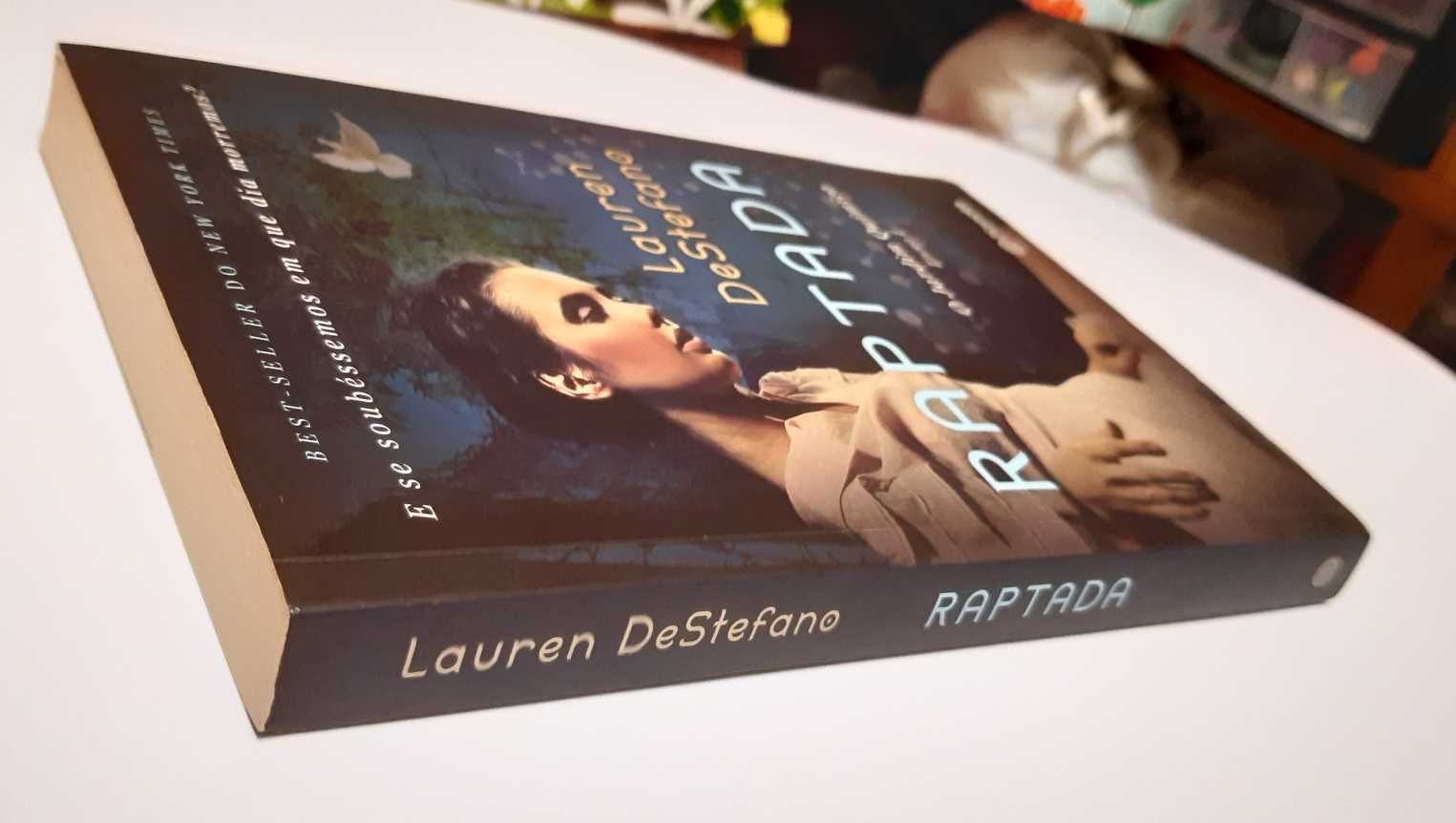 Raptada de Lauren DeStefano