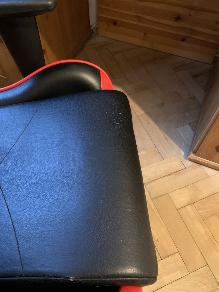 Ігрове крісло DXRacer