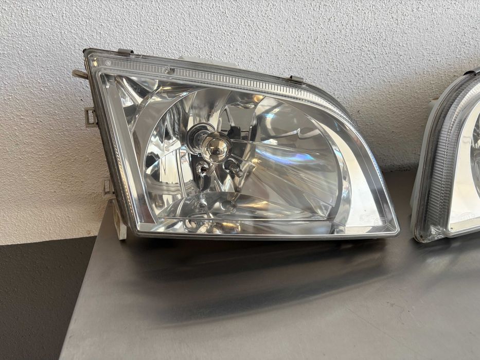 Óticas/Faróis Frontais Mitsubishi Space Star Plásticas