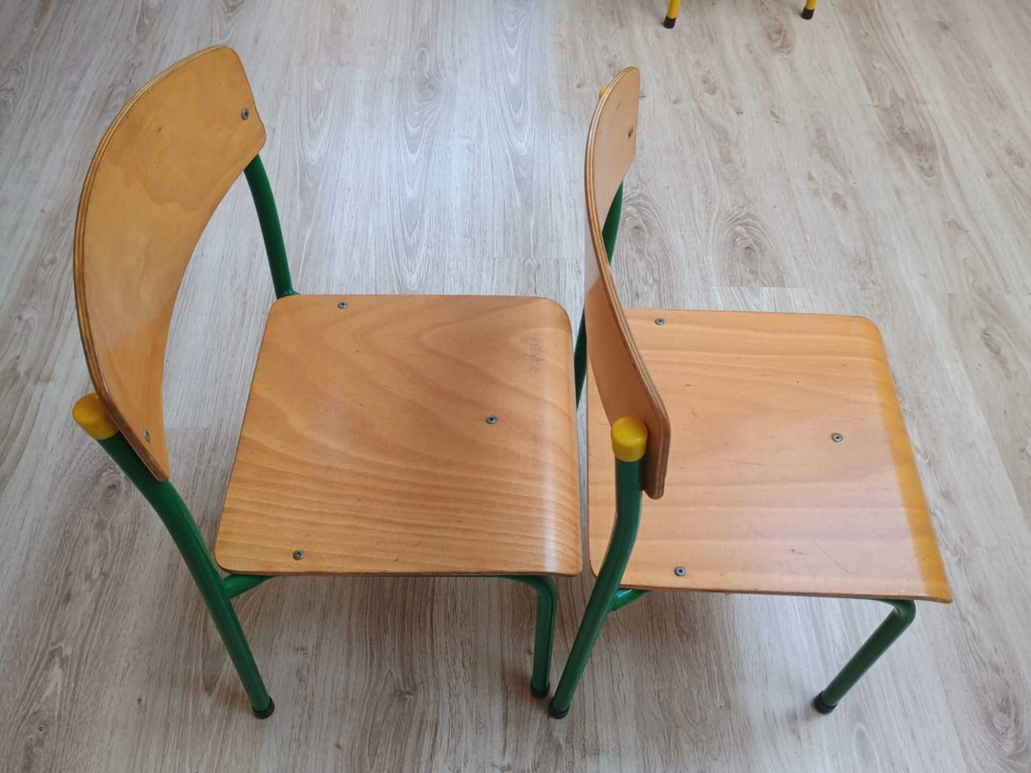 Krzesełka przedszkolne różnej wielkości