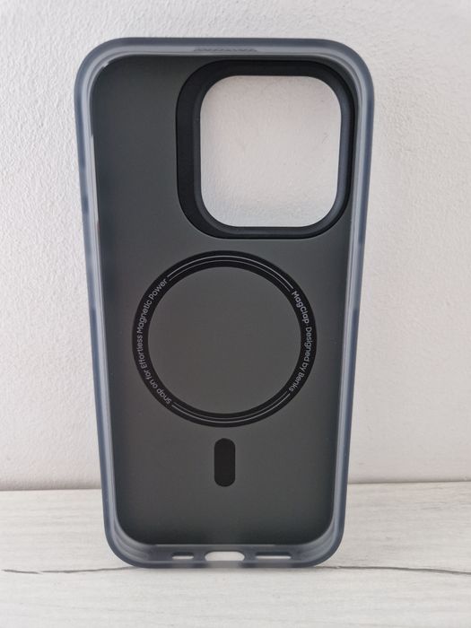 Benks Etui Magnetic Mecha Series do Iphone 16 Pro Max czarny
