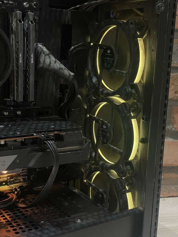 Komputer gamingowy (RGB)Ryzen 5 3600/RX 5600 XT/16GM RAM/ 1 TB