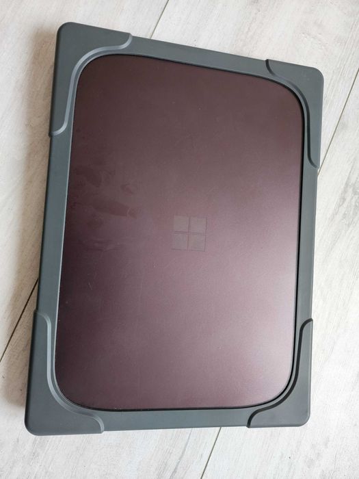 Microsoft Surface Laptop 2 Burgundy 13.5" i5-8250U 8GB 256GB SSD
