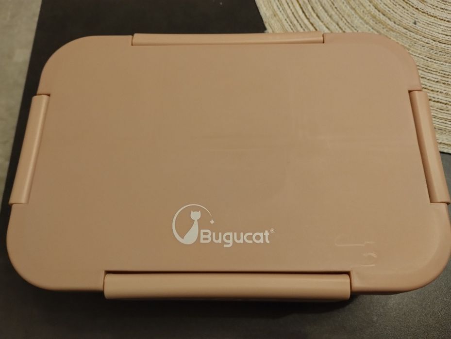 Piękny różowy lunch box dla młodej damy