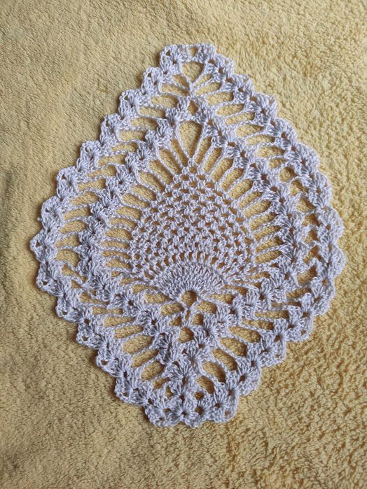 Bieżnik na stół ławę na szydełku