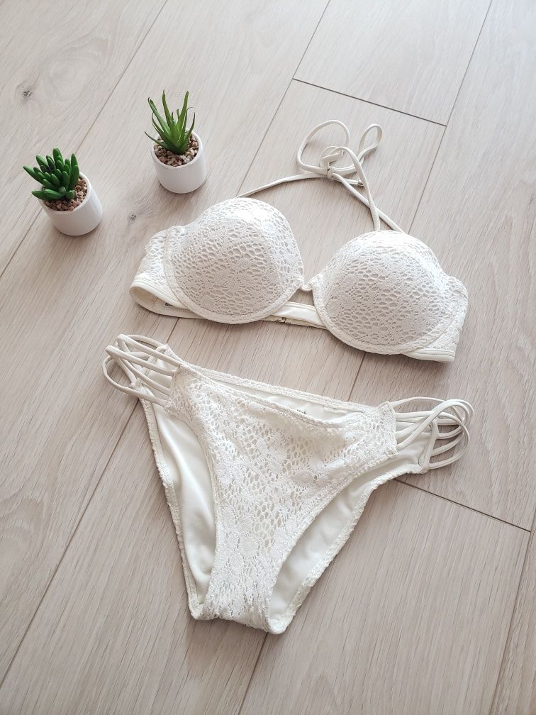 Biały strój kąpielowy dwuczęściowy koronkowy abercrombie & fitch push