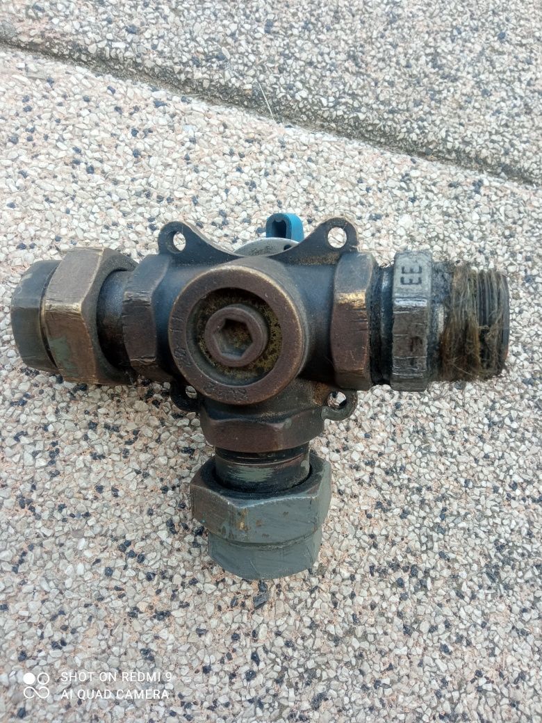 Sprzedam Zawór 3-drogowy 3 drogowy 1"cal