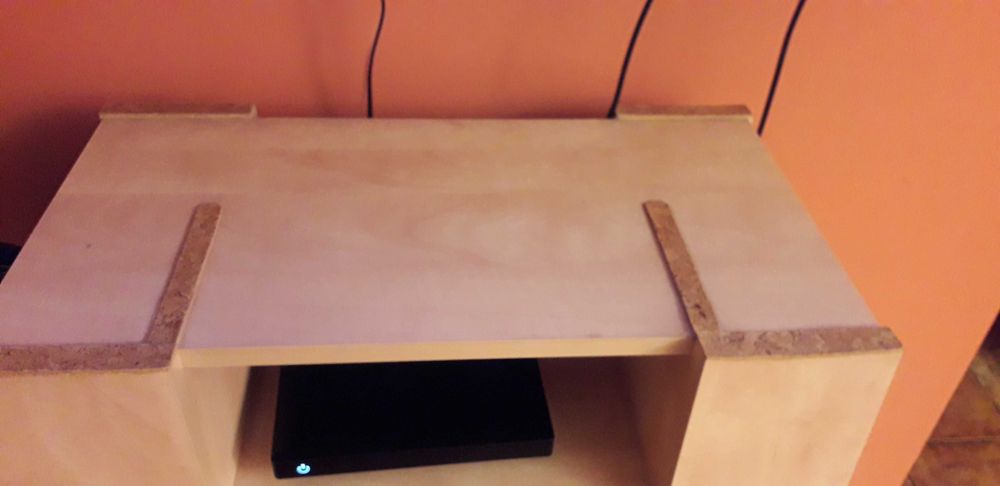 Półka pod tv,na książki