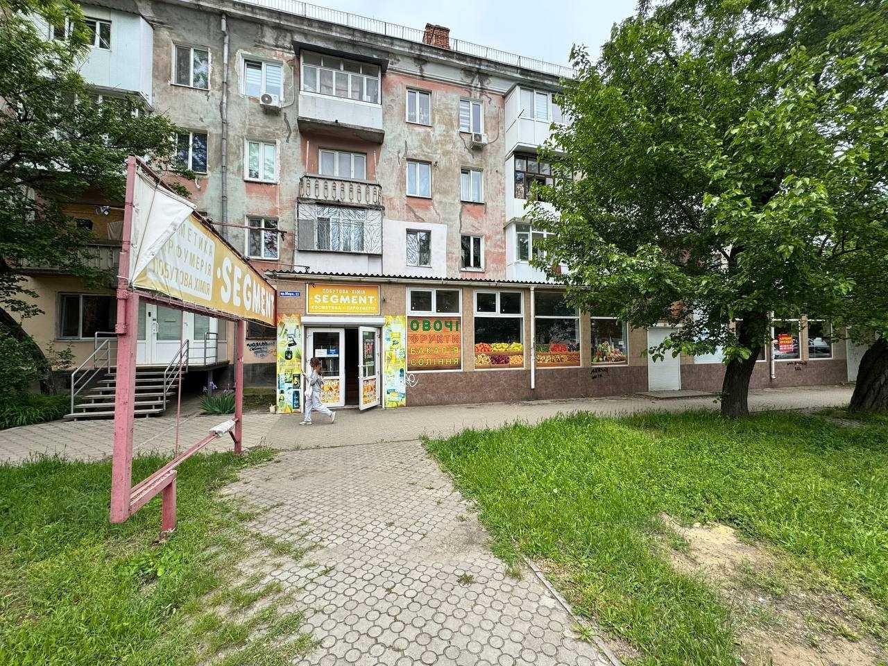 Пр.Миру торгове приміщення 252 кв.м. фасад ремонт гарне місце