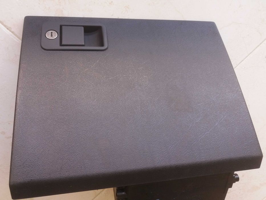 Peugeot 205 GTi Porta Luvas Preto