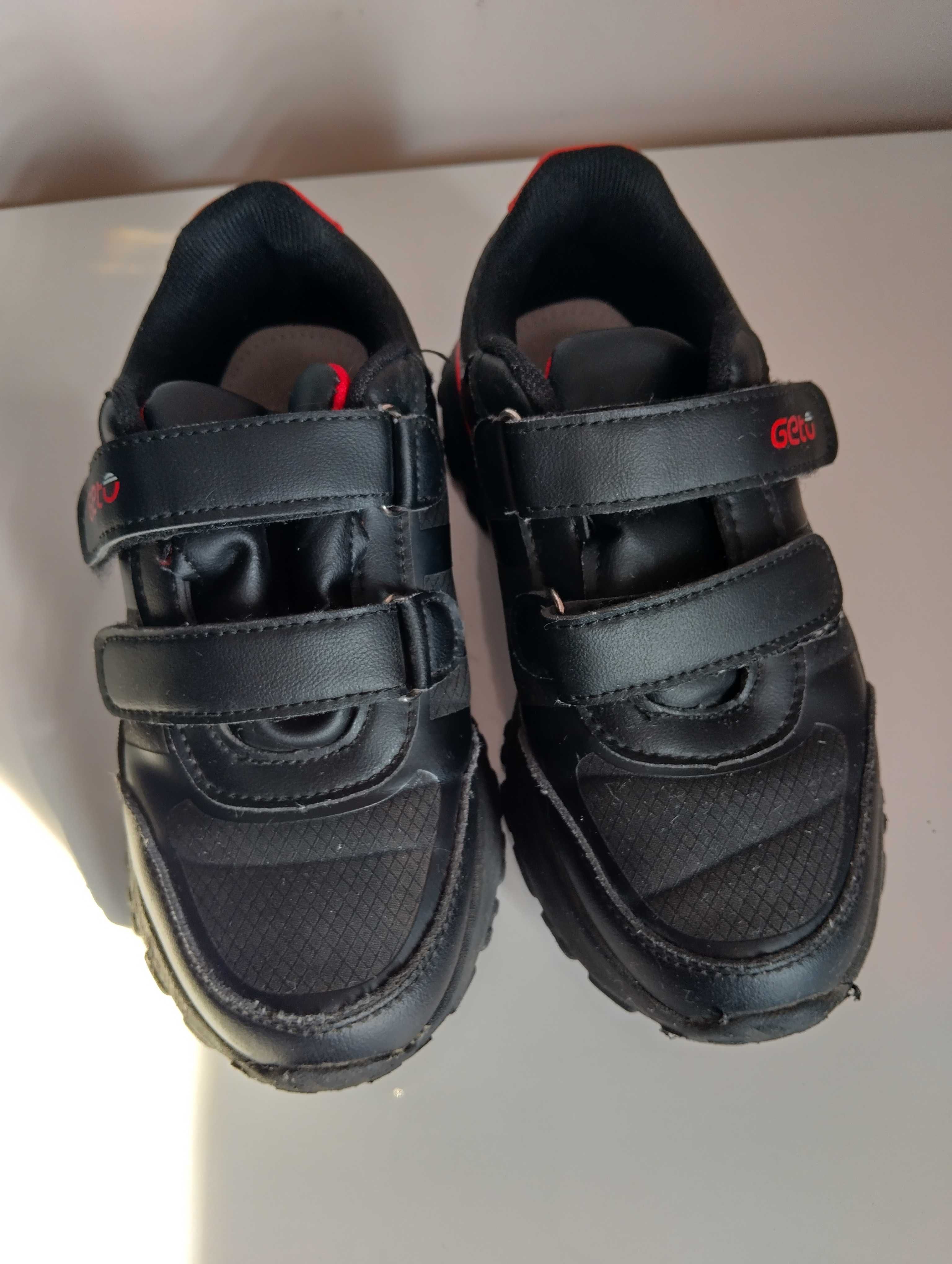 Adidasy, buty, półbuty chłopięce 31