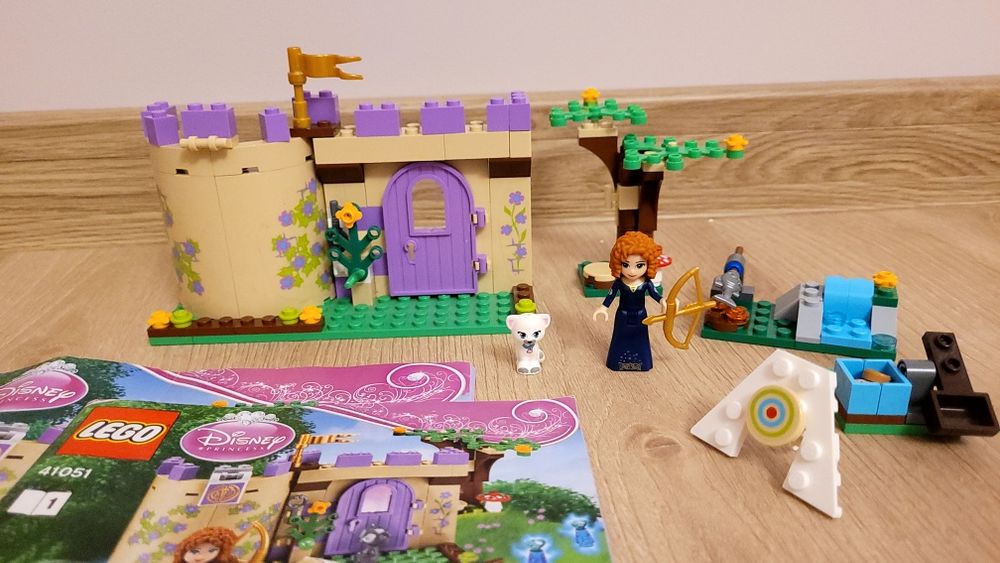 Sprzedam LEGO Disney Merida waleczna 41051