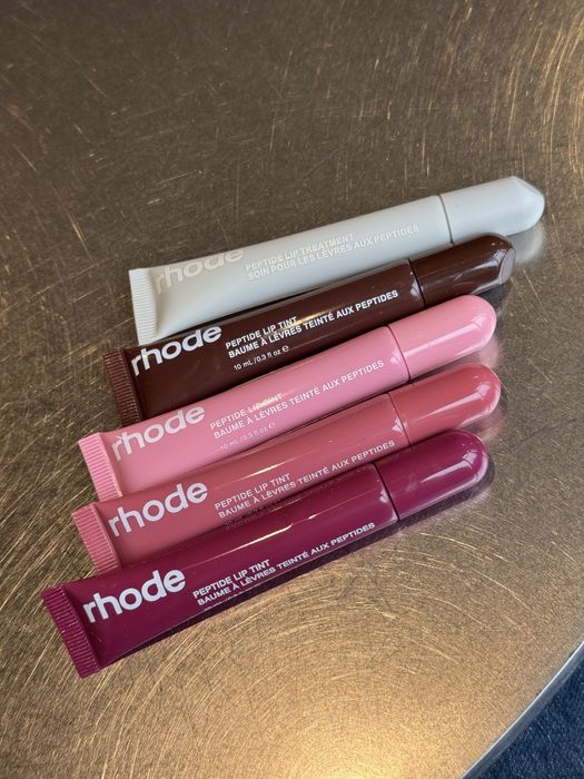 Бальзам тінт для губ від Хейлі Бібер Rhode з пептидами зволожучий