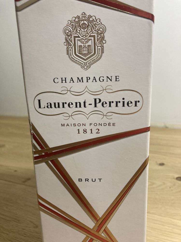Opakowanie  Champagne Laurent-Perrier Brut France tuba kolekcjonerska