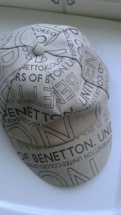 Chapeu  benetton usado uma vez