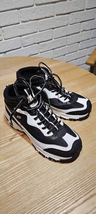 Нові утеплені черевики Skechers D'lites