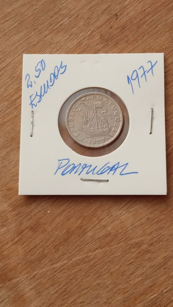 Moeda de 2.50 de escudo de1977