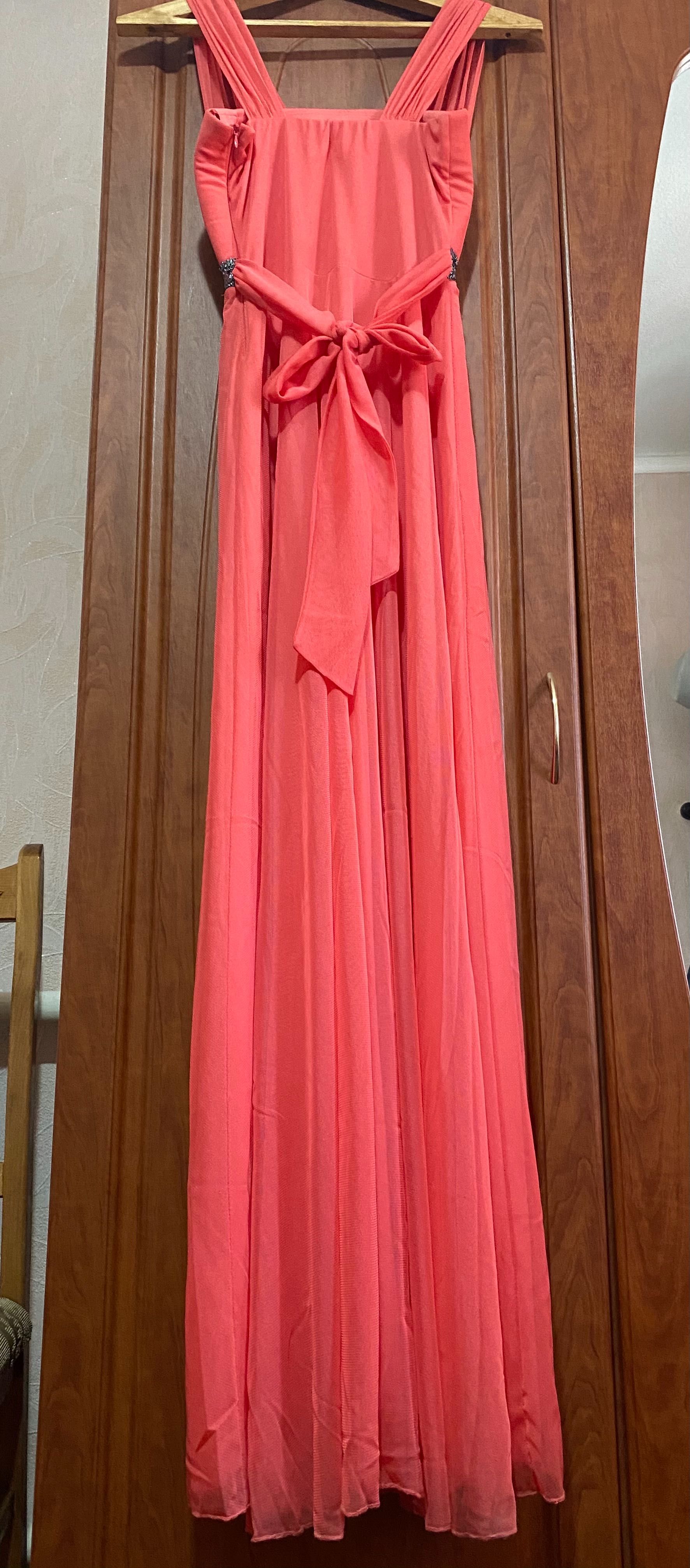 Вечірня/випускна сукня коралового кольору