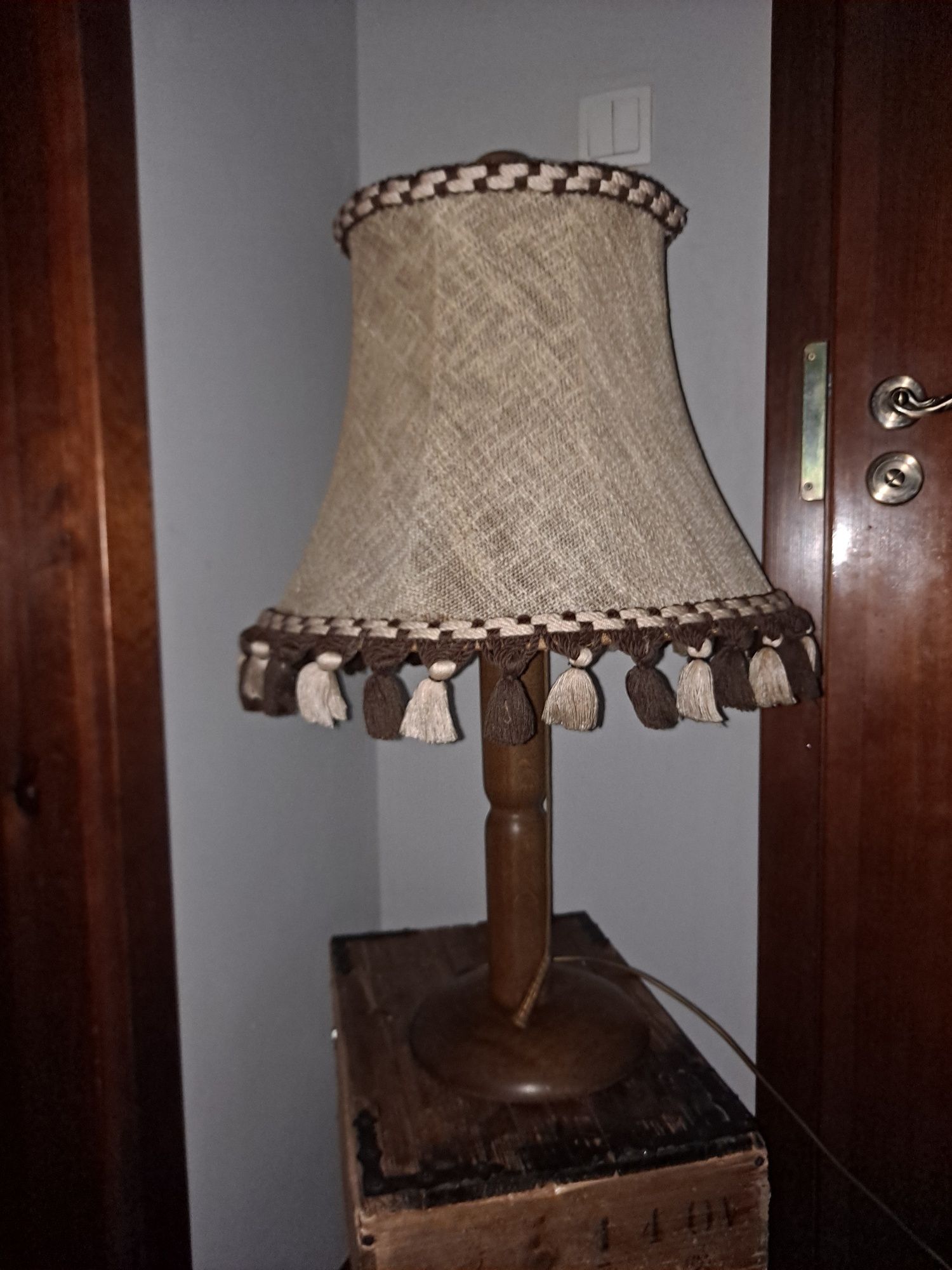 Lampa stojąca retro