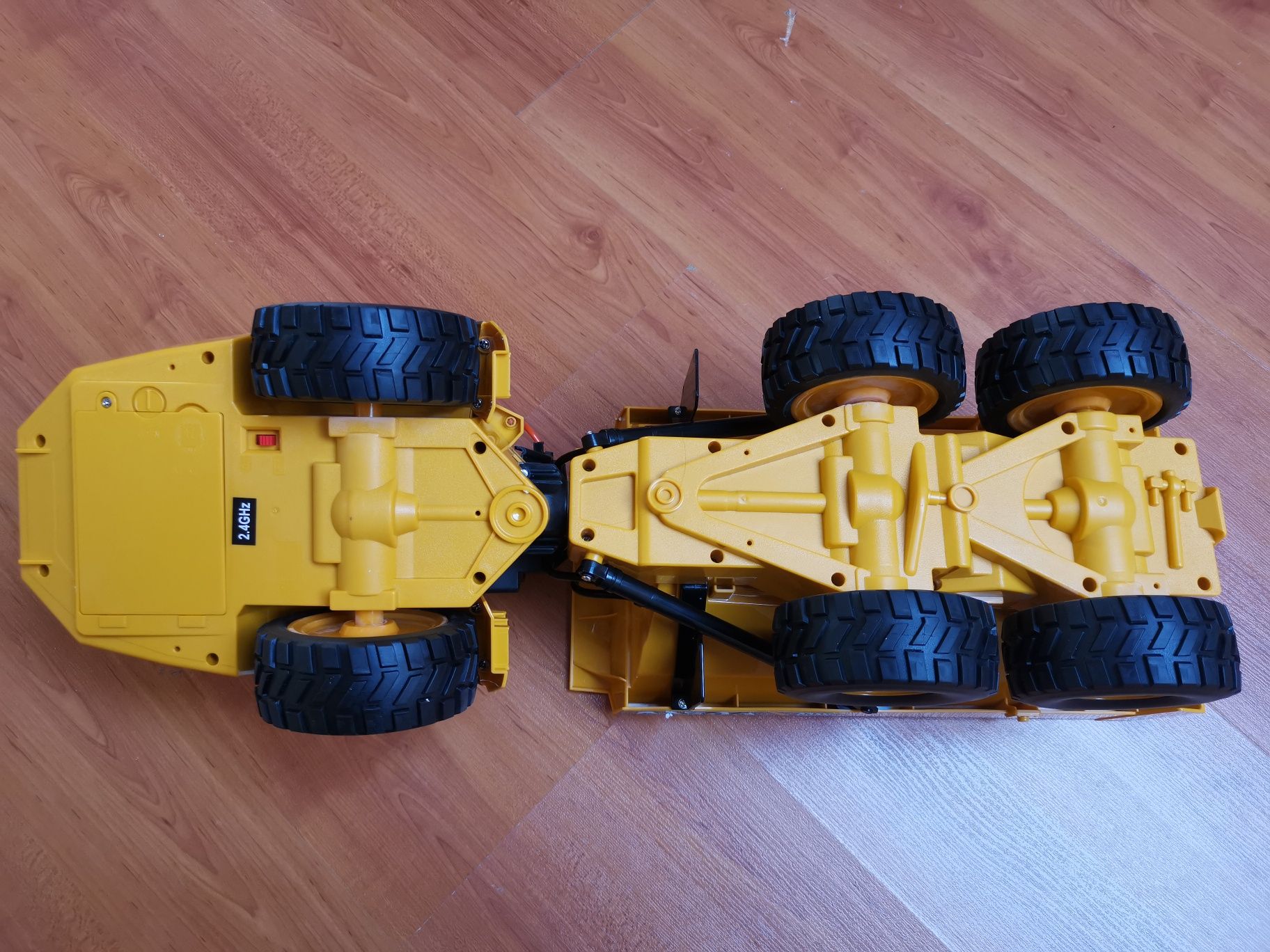 Camião RC Volvo A40G articulado basculante E591 Double E 1:20