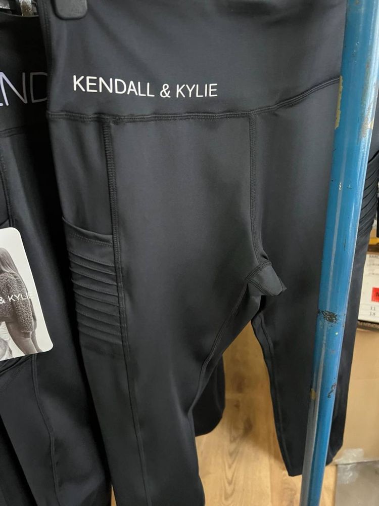 Легенси від Kendall&Kylie