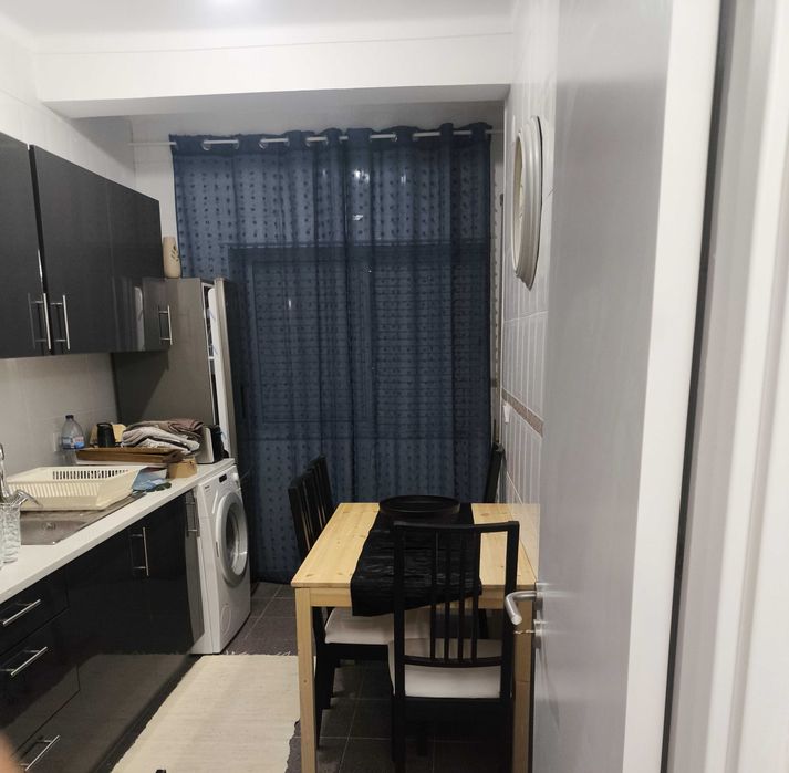 Alugo quarto - Vale da Amoreira