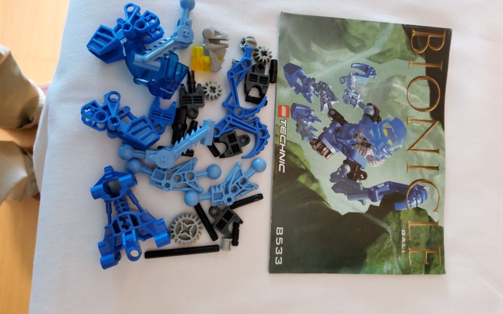 Lego Bionicle - Mata Nui Toa of Earth Set 8533 - Gali