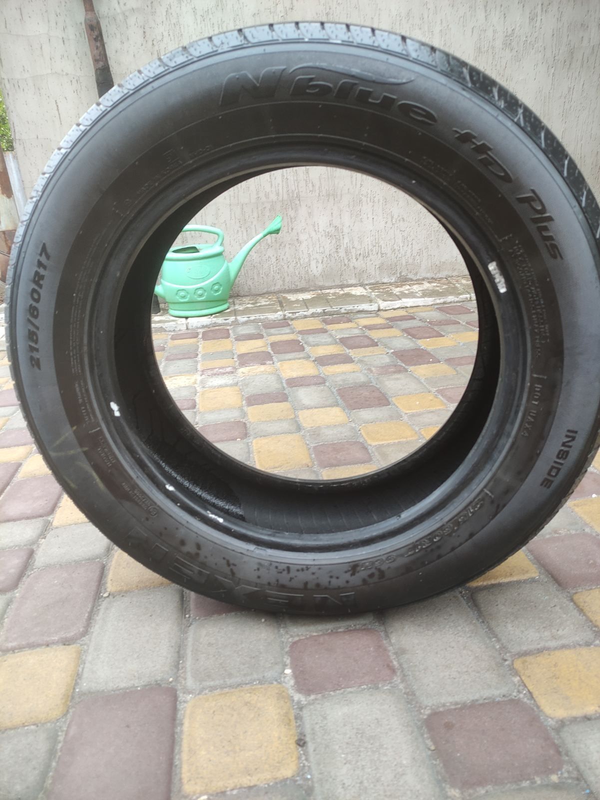 Продам шини  літо 215/60 r17  Nexen