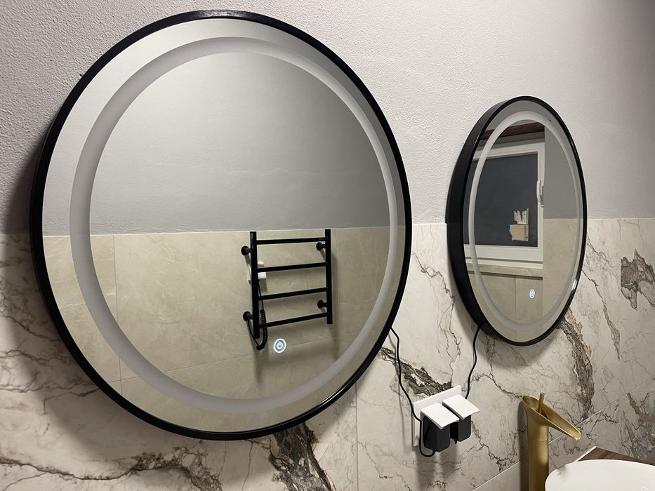 Dois espelhos led para wc