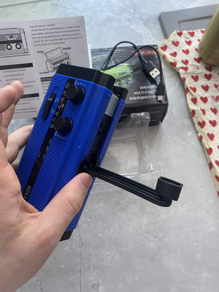 Przenośne Radio FM  Solarne Korbowe Powerbank