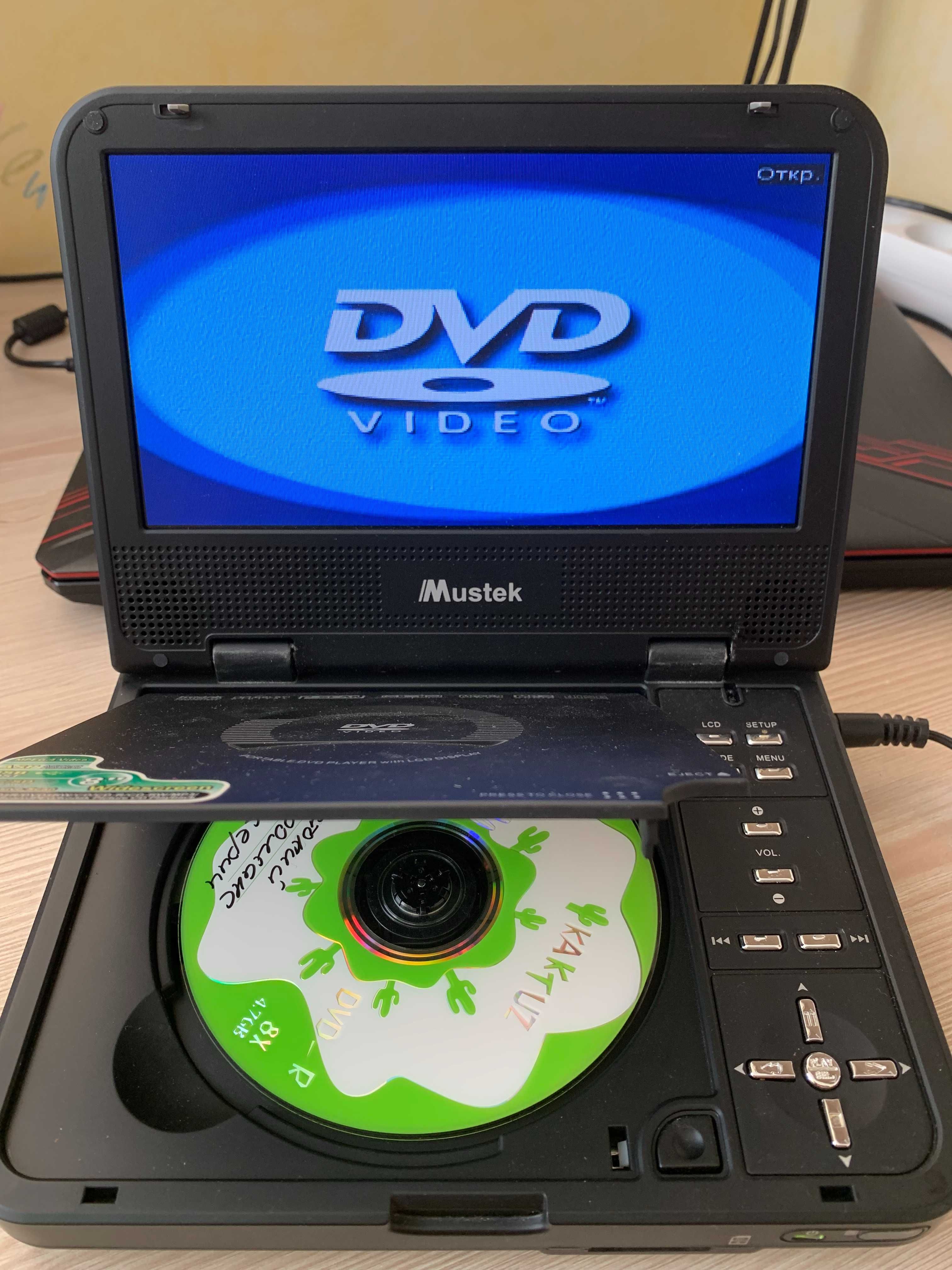 Портативний DVD-програвач Mustek MP86, 8″ LCD-дисплей