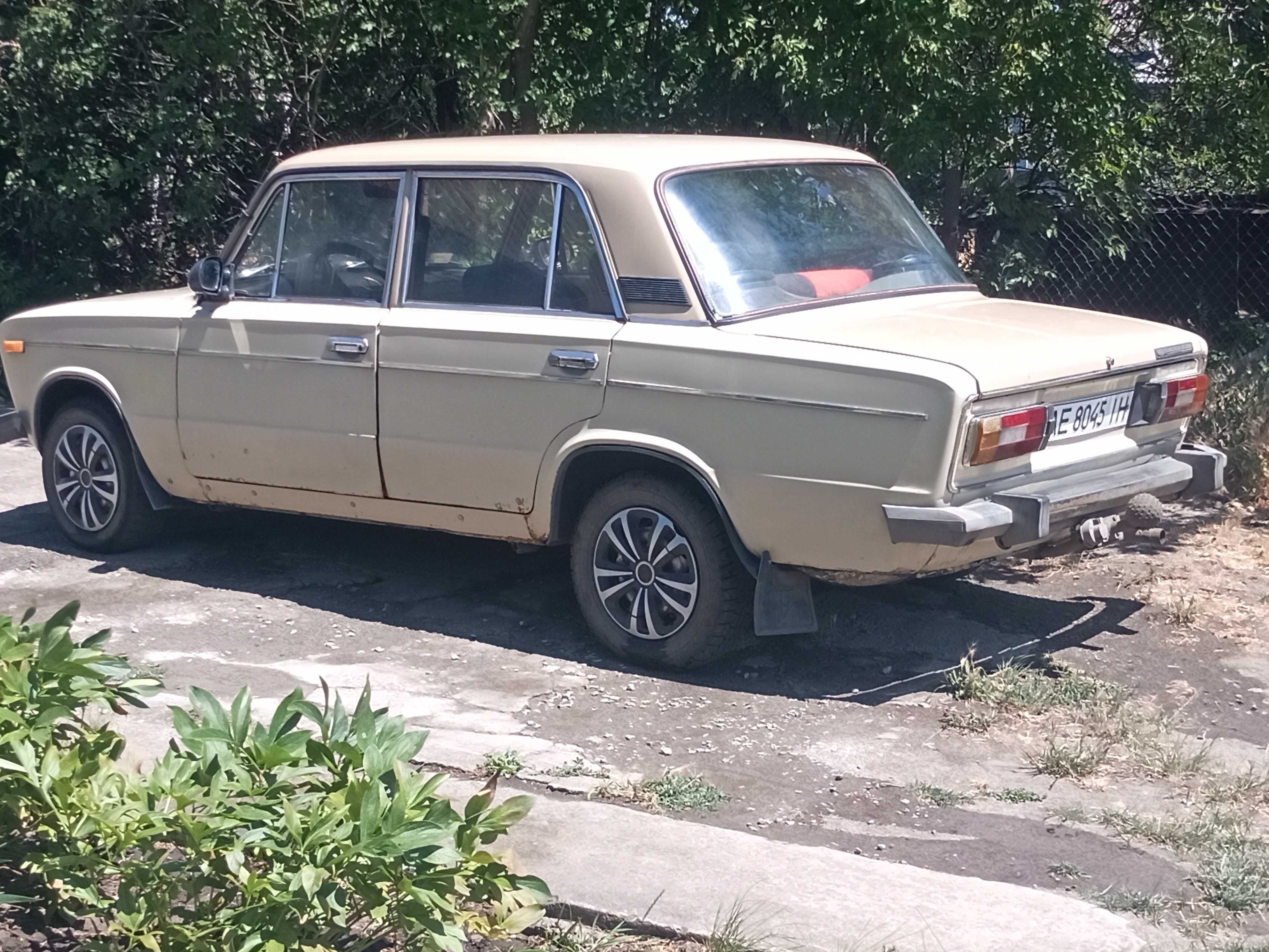 Автомобіль ВАЗ 2106