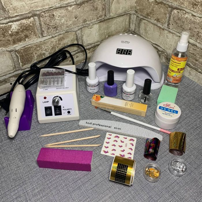 Стартовий набір для манікюру (21 предмет) Стартовый набор для маникюра