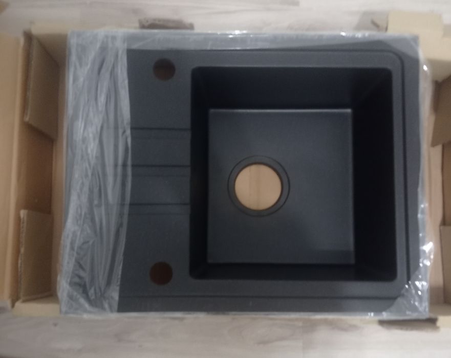 Zlew granitowy jednokomorowy z baterią w zestawie