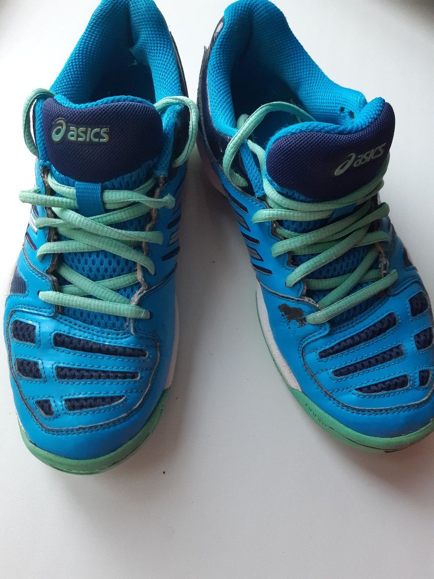 Дитячі кросівки фірми Asics