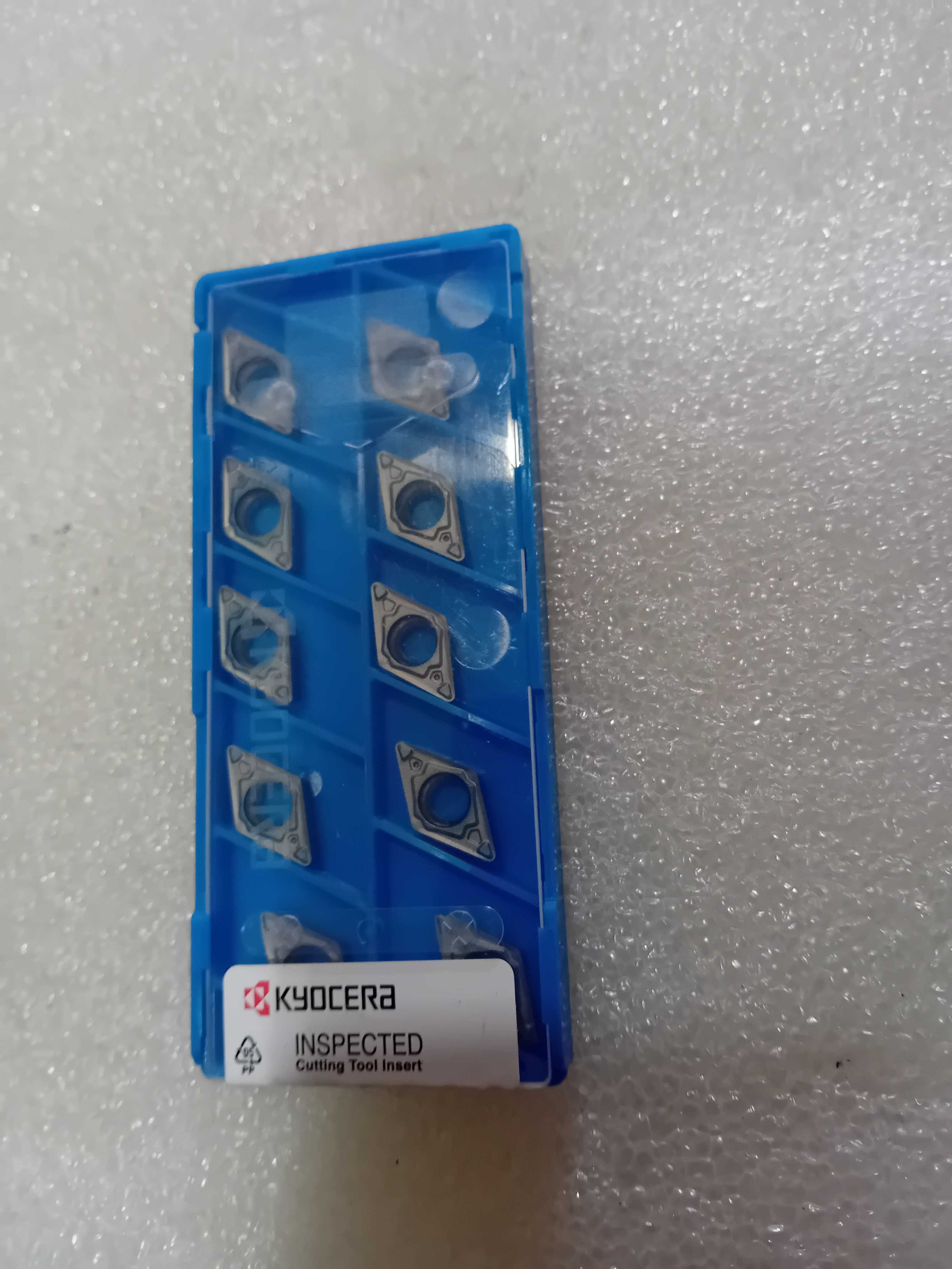 Caixa de 10 pastilhas para torno ref. DCMT11T308 kyocera. Inox