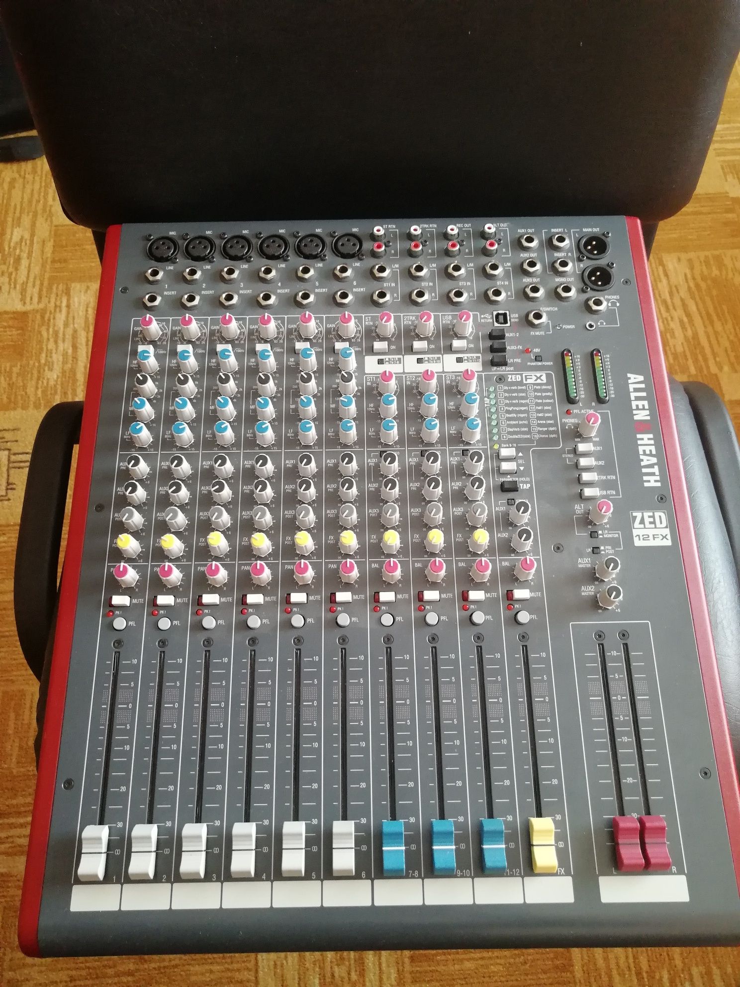 Пульт Allen&heath zed 12fx