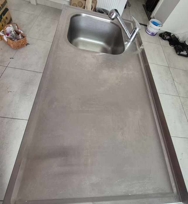 Stół nierdzewny ze zlewem 1-komorowym i półką